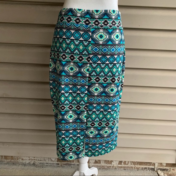 •OLIVIA BLU• Stretchy Patterned Pencil Skirt - Size Large - Picture 4 of 7